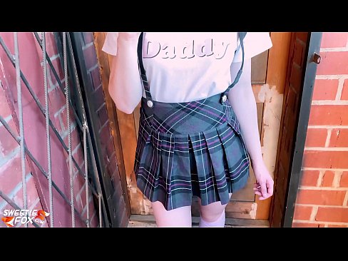 ❤️ Schoolmeisje zuigt haar lul diep en neukt in plaats van lessen Sex video at nl.sexeey.ru ☑