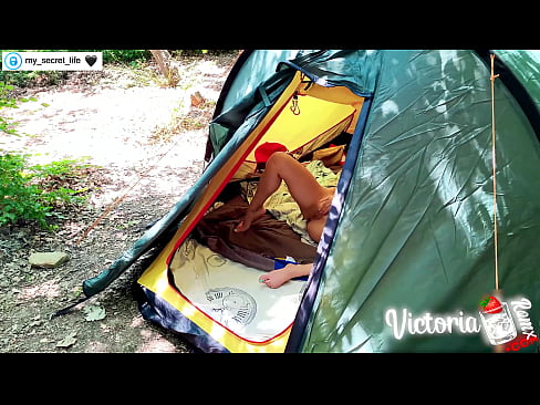 ❤️ Gefilmd op camera Gepassioneerd aftrekken Vreemdeling in een tent Sex video at nl.sexeey.ru ☑