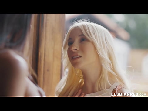 ❤️ Meisje komt een paar maanden later thuis en eindigt met het eten van haar stiefmoeders poesje Sex video at nl.sexeey.ru ☑