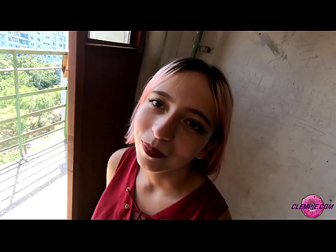 ❤️ Sensuele studente pijpt een vreemdeling in de outback - Cum On His Face Sex video at nl.sexeey.ru ☑